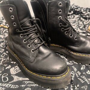 Dr. Martens Jadon Platform Leather